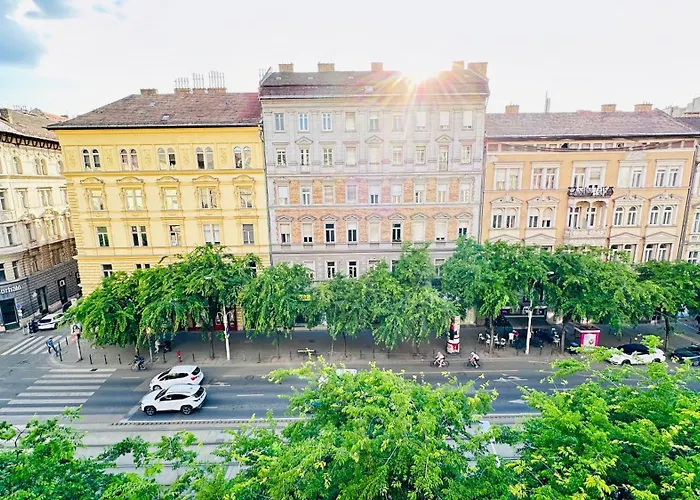 Jozsef 28 Apartment - 5 Mins To New York Cafe